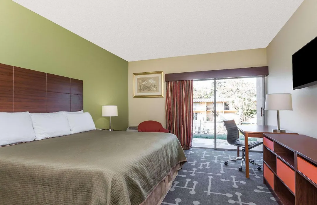 Howard Johnson By Wyndham Athens-1