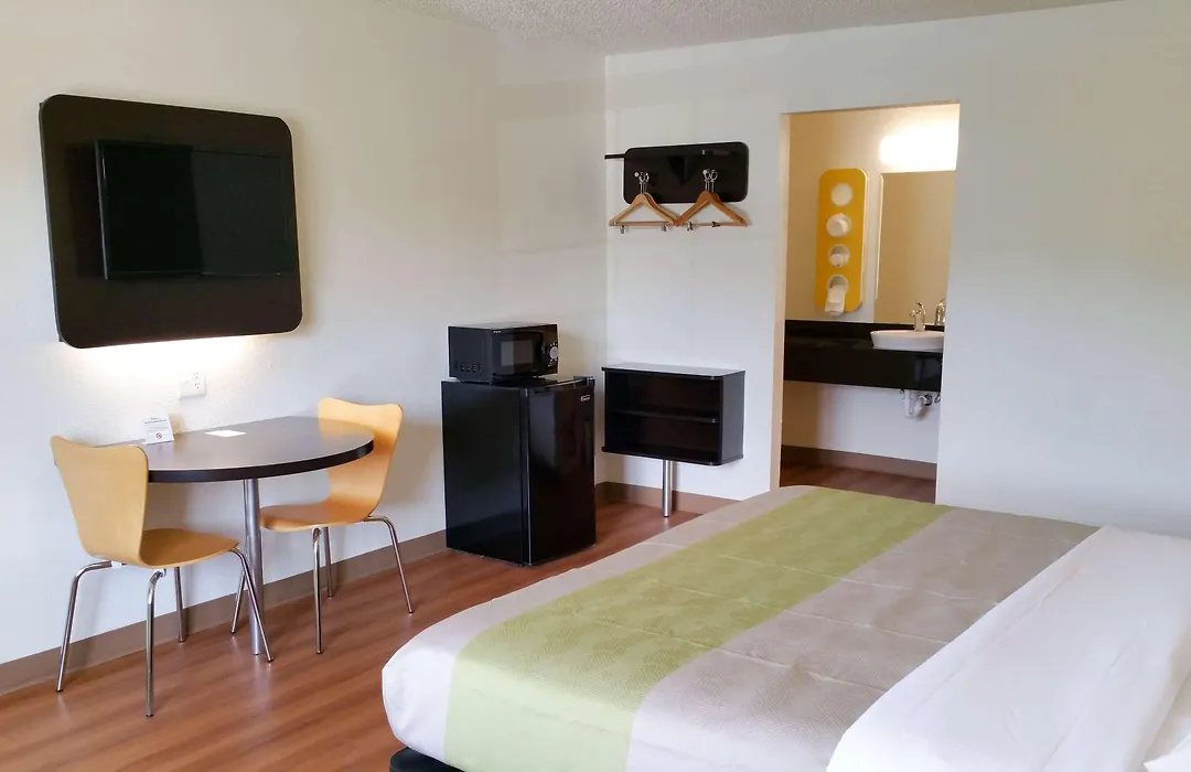 Motel 6-Palestine, Tx-1