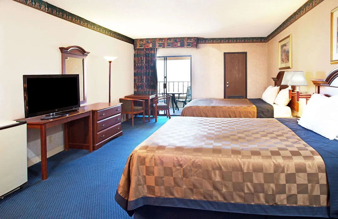 Travelodge By Wyndham Ocean Front-1