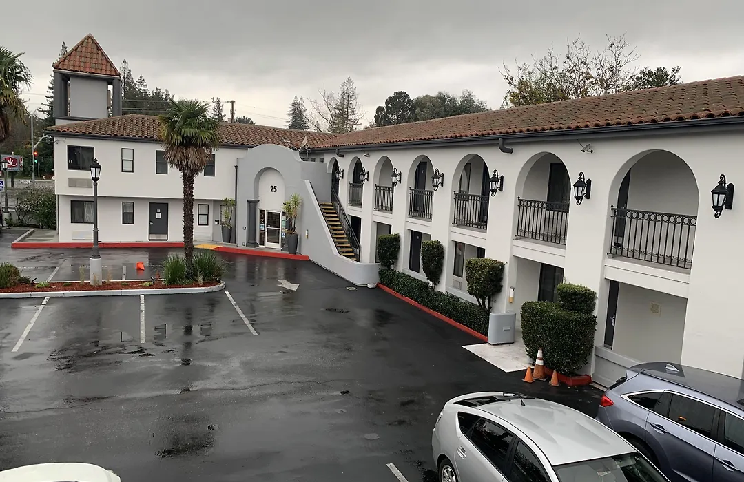 Best Western Plus Executive Suites-1