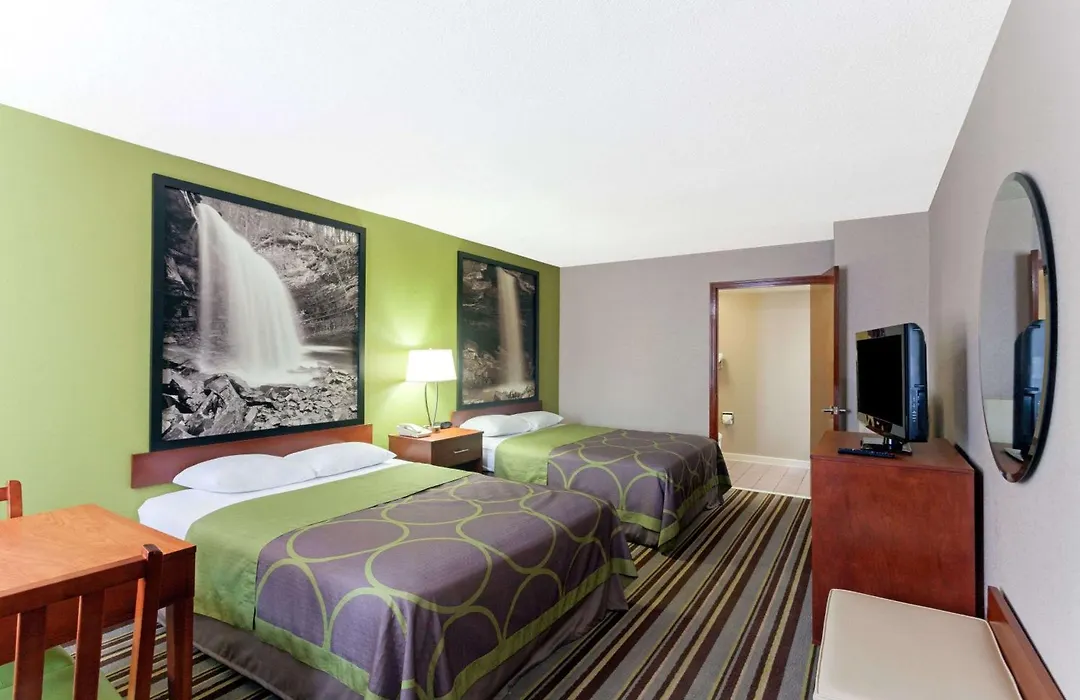 Super 8 By Wyndham Clarksville Northeast-1