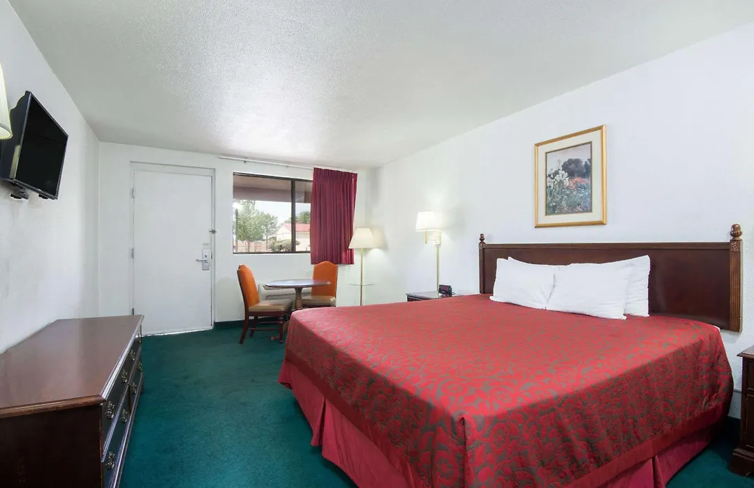 Days Inn By Wyndham Gallup-1