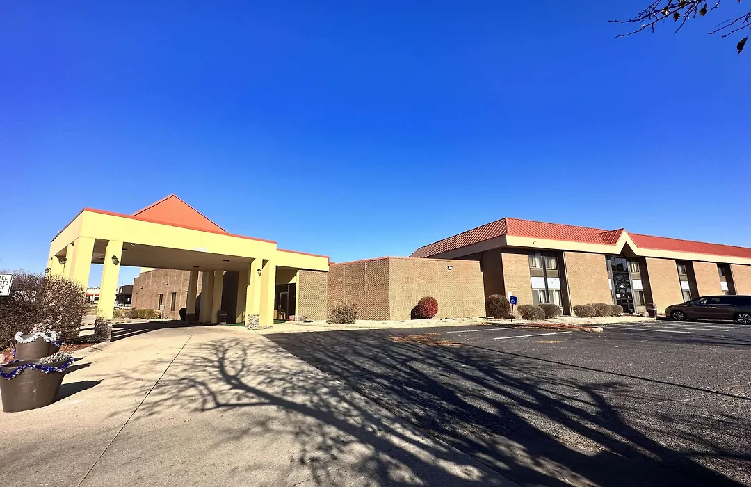 Super 8 By Wyndham Harrison Oh-1