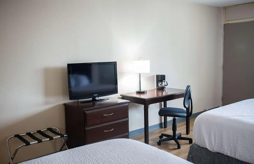 Days Inn By Wyndham Waynesboro-1