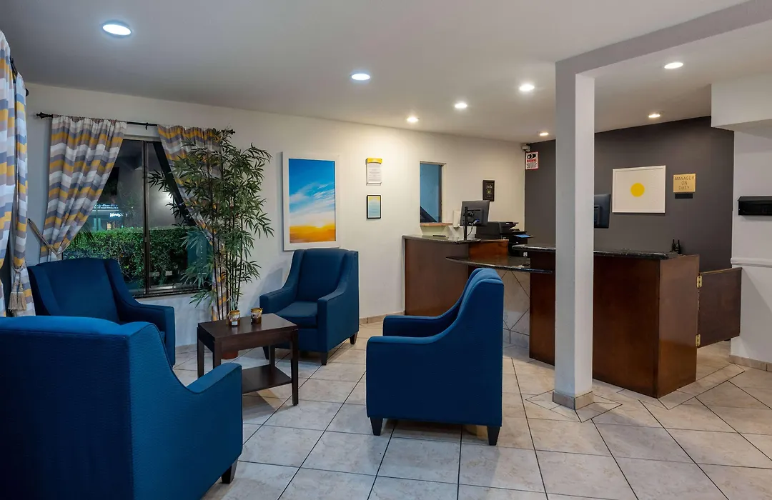 Days Inn By Wyndham Encinitas Moonlight Beach-1
