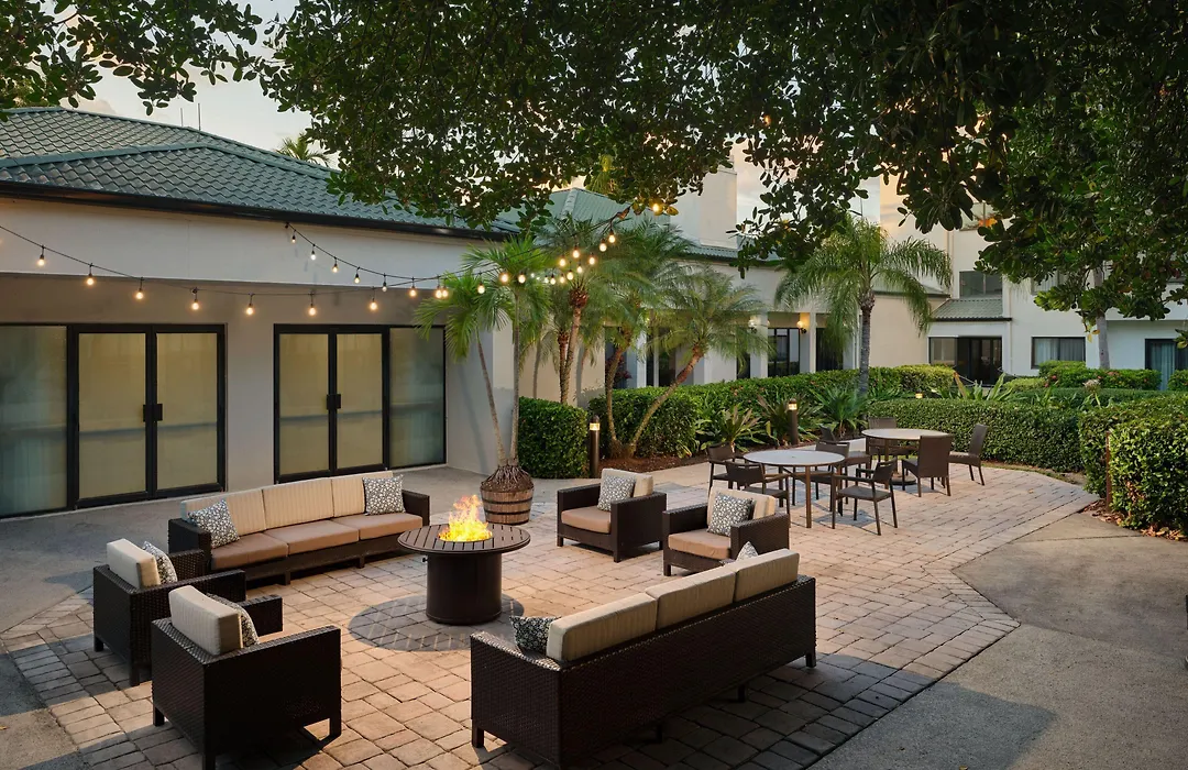 Courtyard Miami Airport West Doral-1