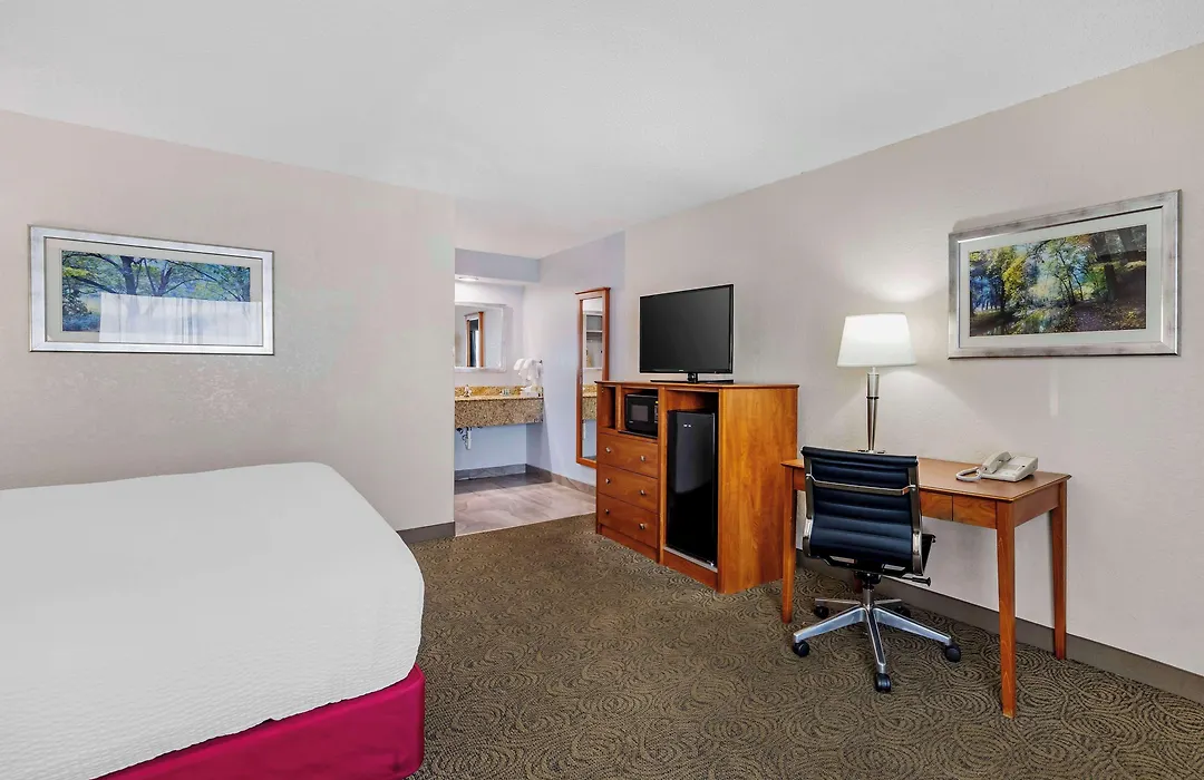 Best Western Thunderbird Motel-1