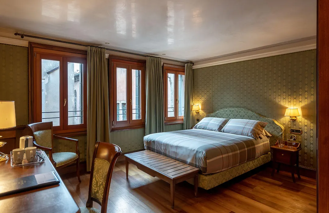 Hotel Montecarlo-1
