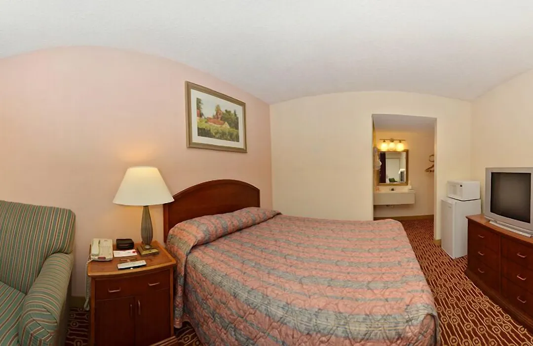Rodeway Inn Colonial Heights I-95-1