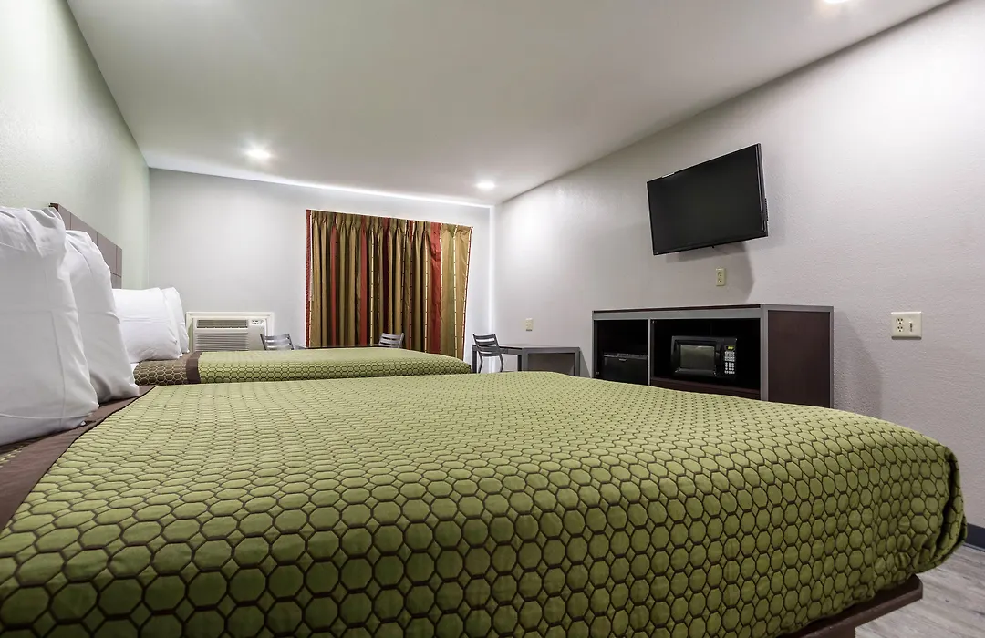 Scottish Inn And Suites Tomball-1