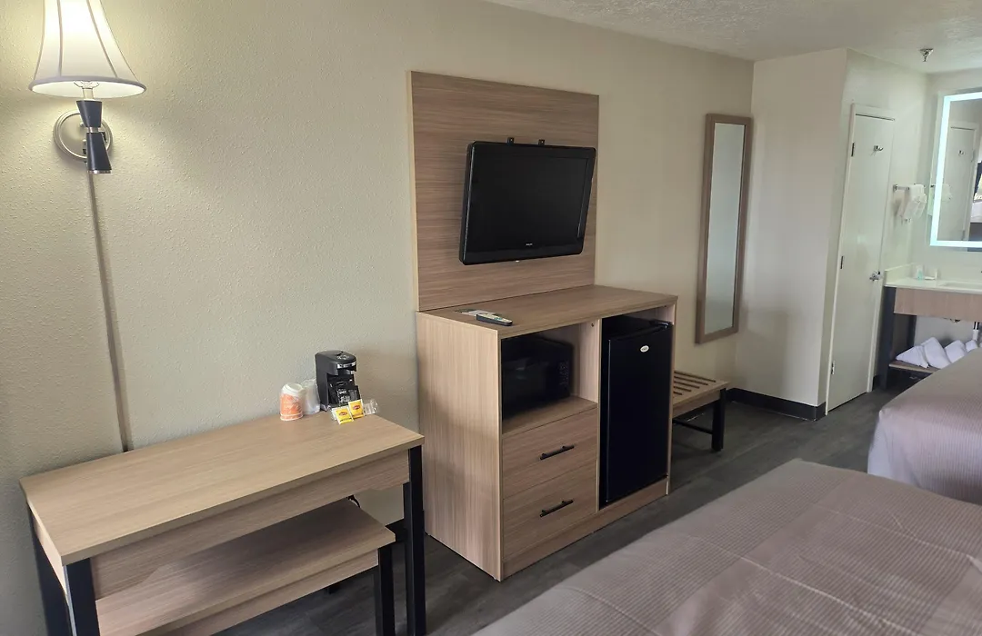 Quality Inn & Suites Sunport Airport Albuquerque-1
