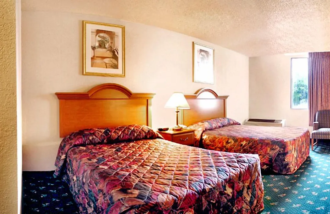 Days Inn By Wyndham Albion-1