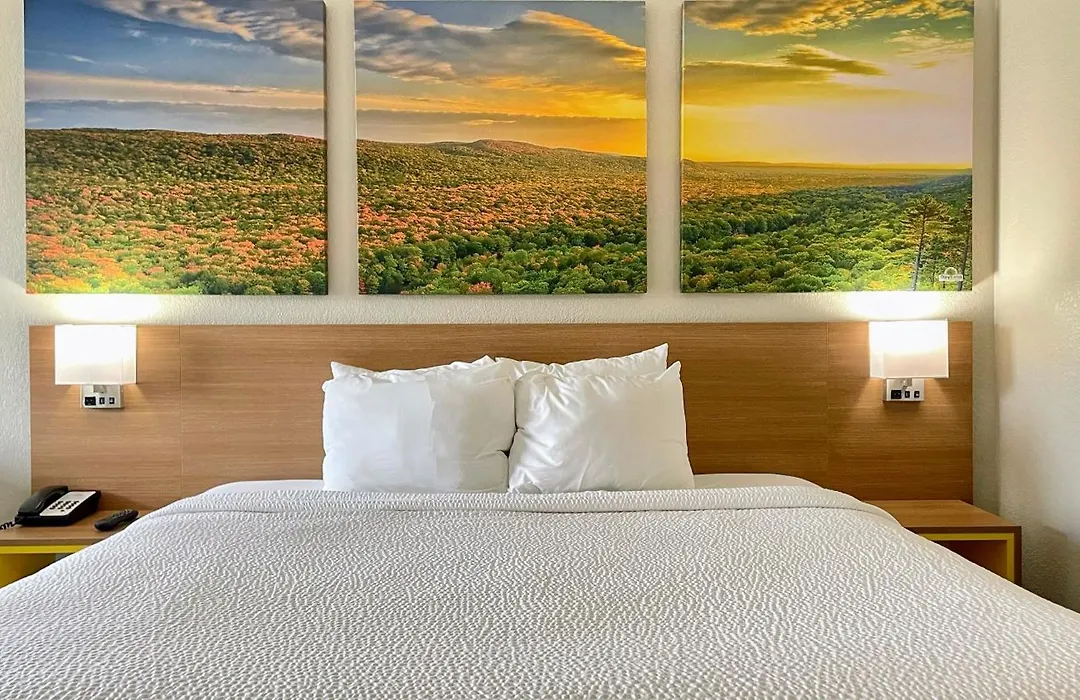 Days Inn By Wyndham Columbus In-1