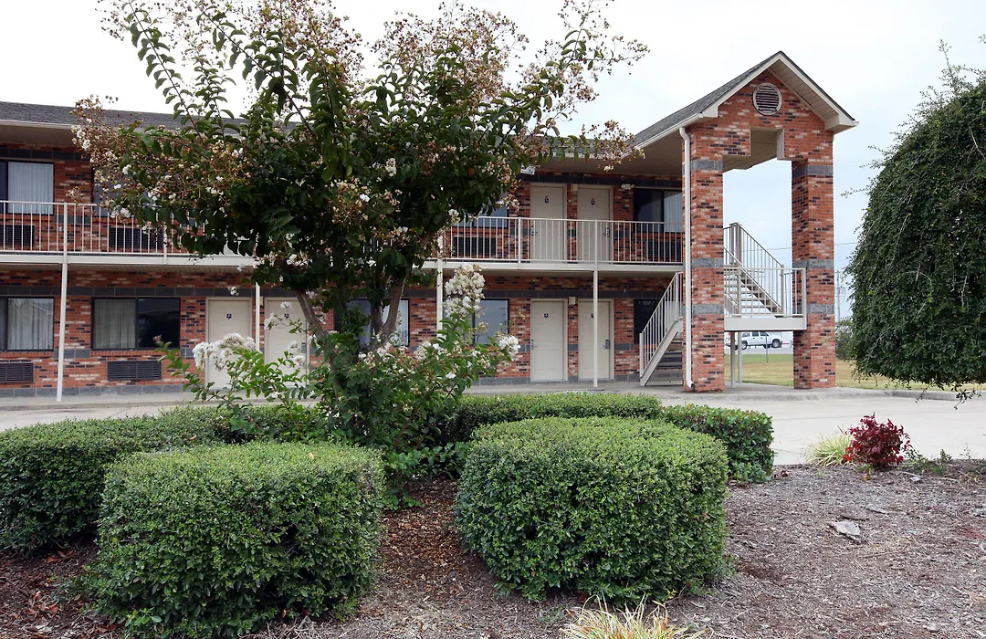 Americas Best Value Inn Cabot-1