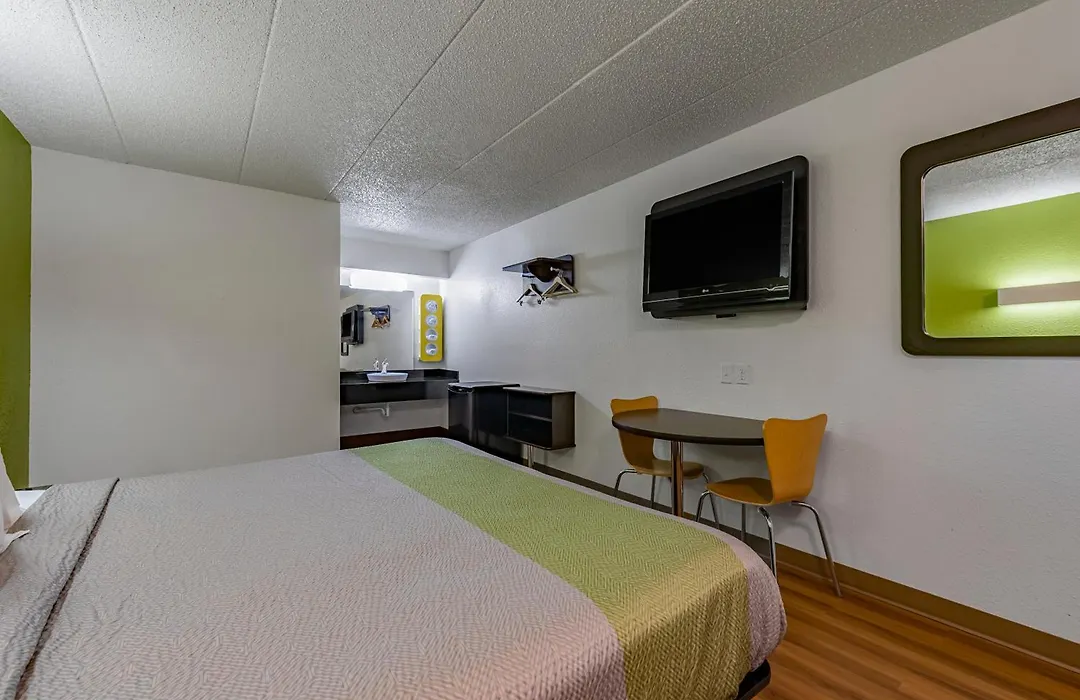 Days Inn By Wyndham Cincinnati I-71-1