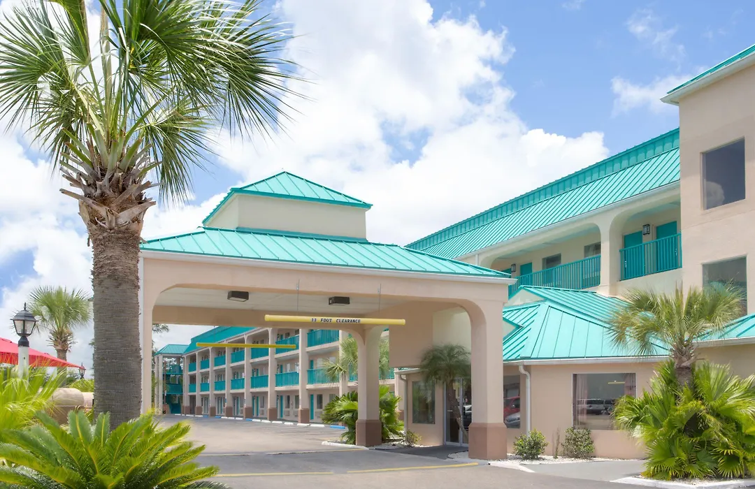 Days Inn By Wyndham Gulfport-1