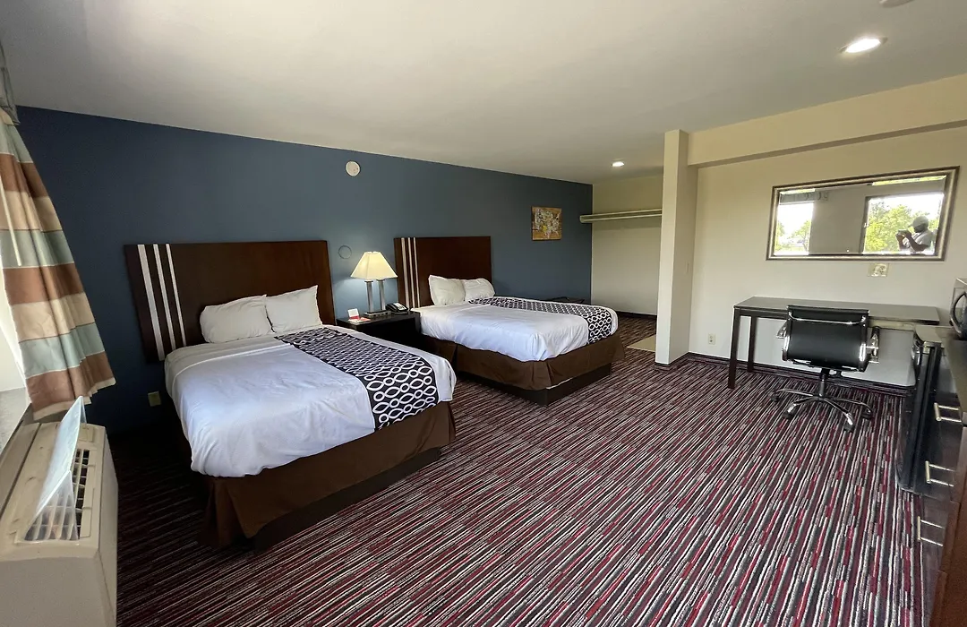 Econo Lodge Inn & Suites Enid South-1