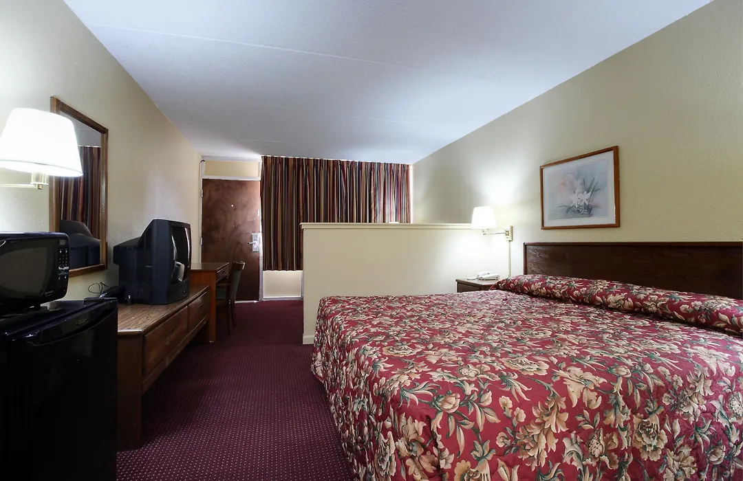Americas Best Value Inn & Suites Greenville-1