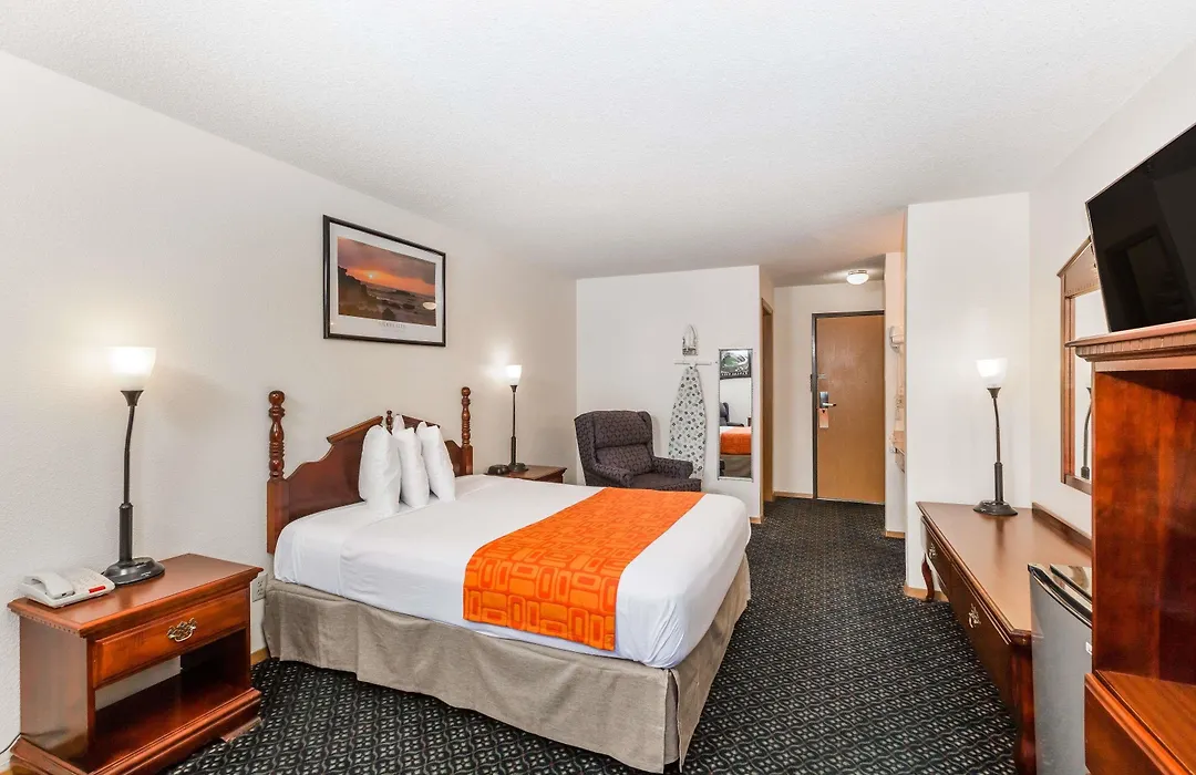 Howard Johnson By Wyndham Wichita Airport-1