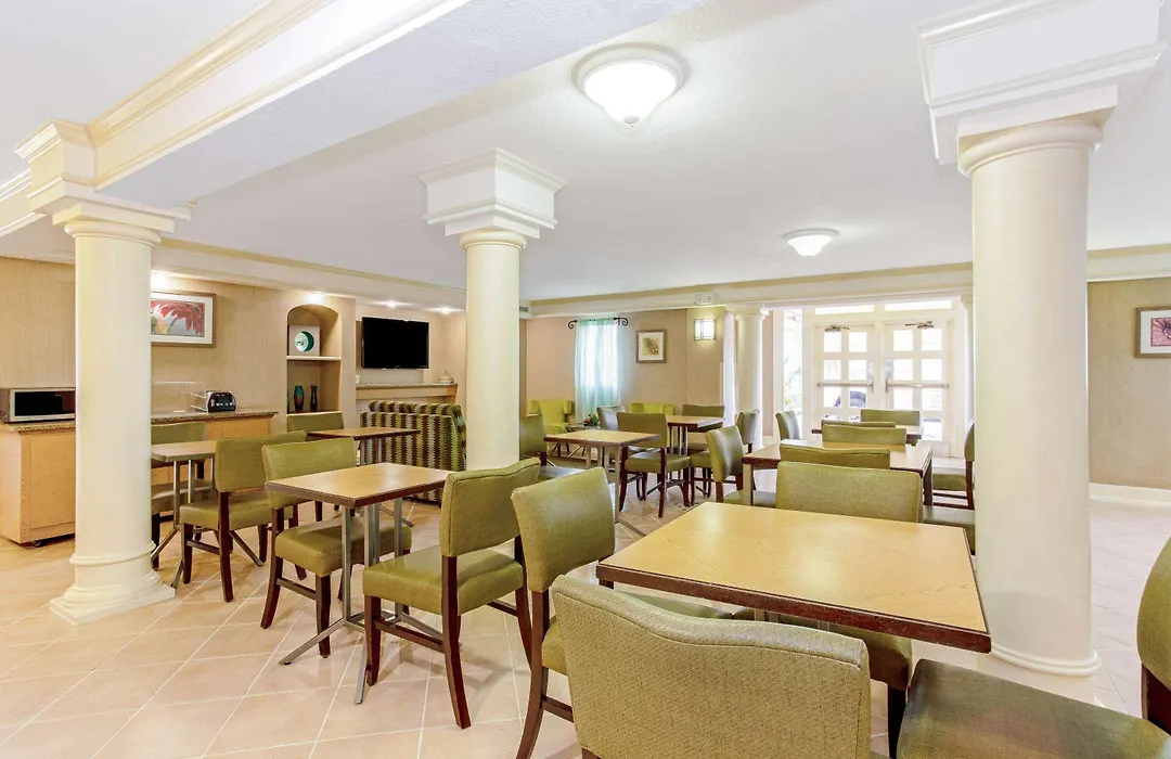 La Quinta Inn By Wyndham Orlando Airport West-1