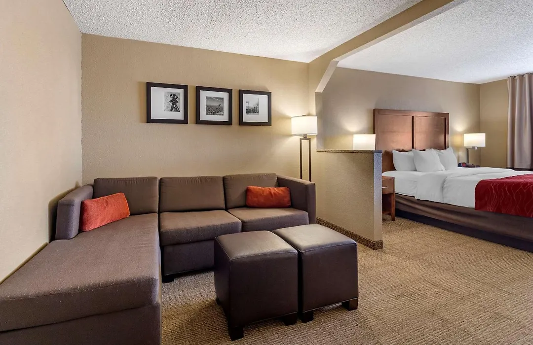 Comfort Inn & Suites Hays I-70-1