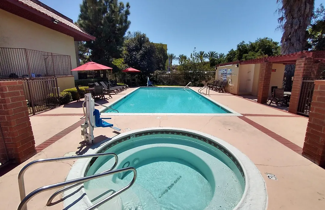 Red Roof Inn Santa Ana-1