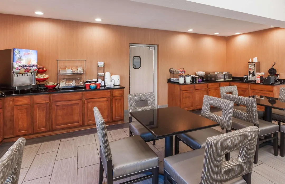 Wingate By Wyndham Canton-Hall Of Fame-1