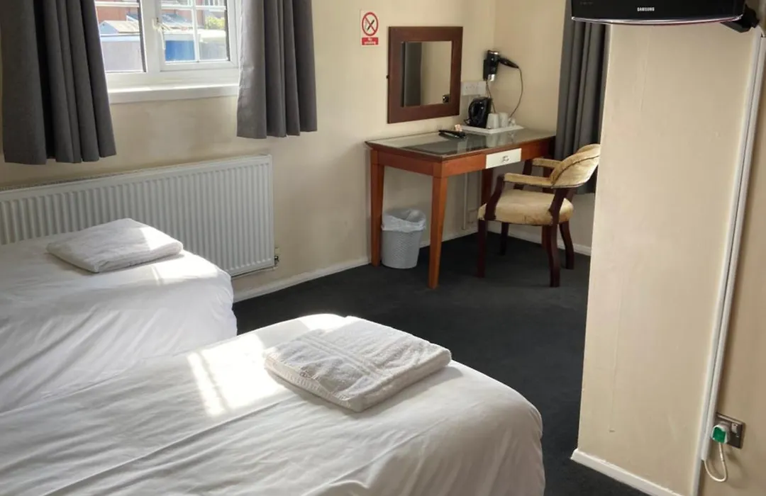 The Hillmorton Manor Hotel-1