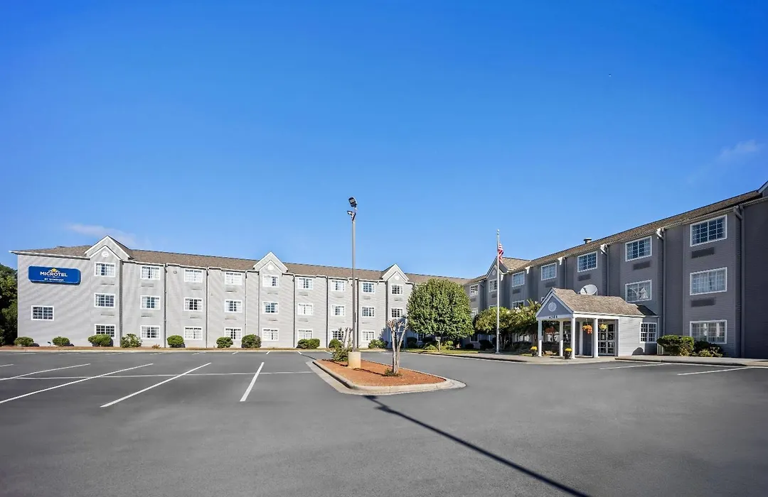 Microtel Inn By Wyndham Greensboro-1