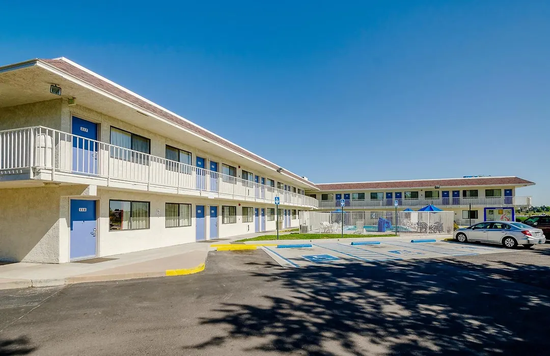 Motel 6 Thornton-1