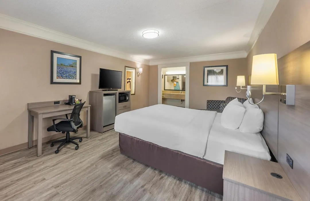 Quality Inn Near Lake Marble Falls-1
