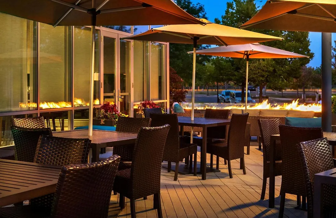 Courtyard By Marriott Philadelphia South At The Navy Yard-1