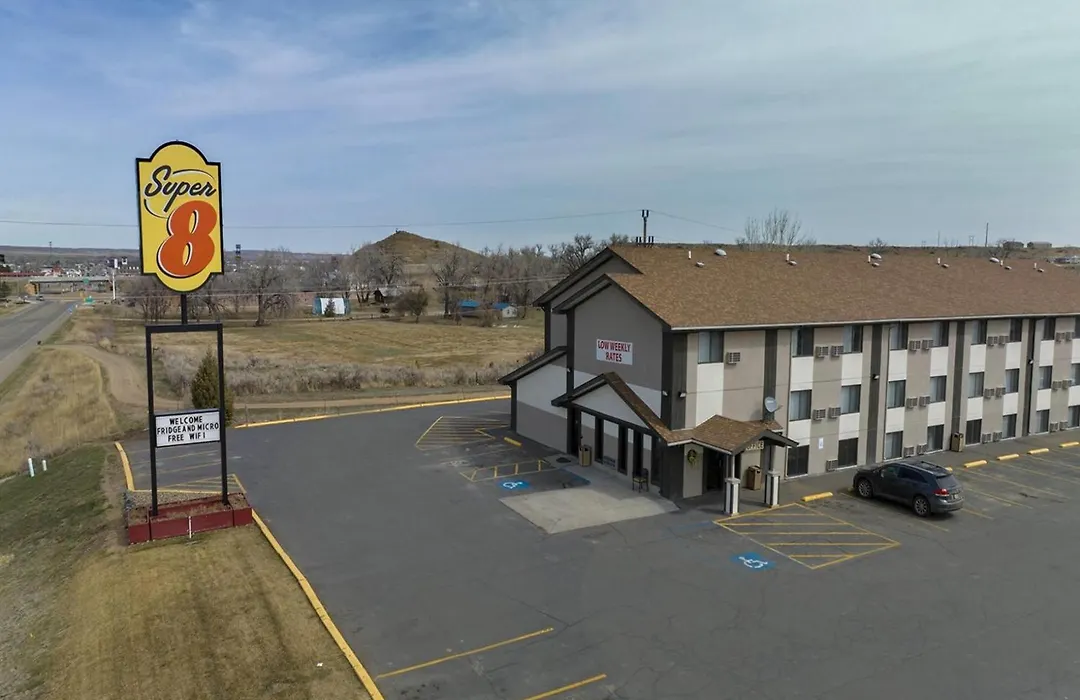 Super 8 By Wyndham Miles City-1