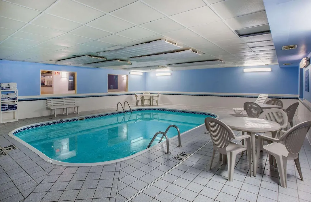 Ramada By Wyndham Sioux Falls-1