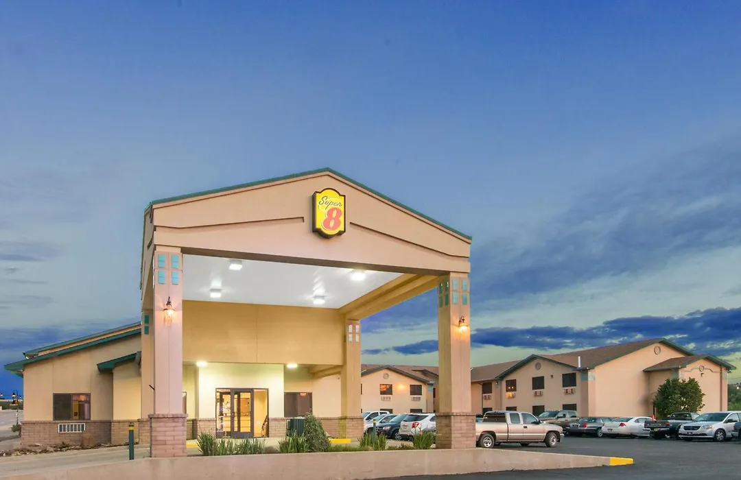 Super 8 By Wyndham Santa Rosa-1