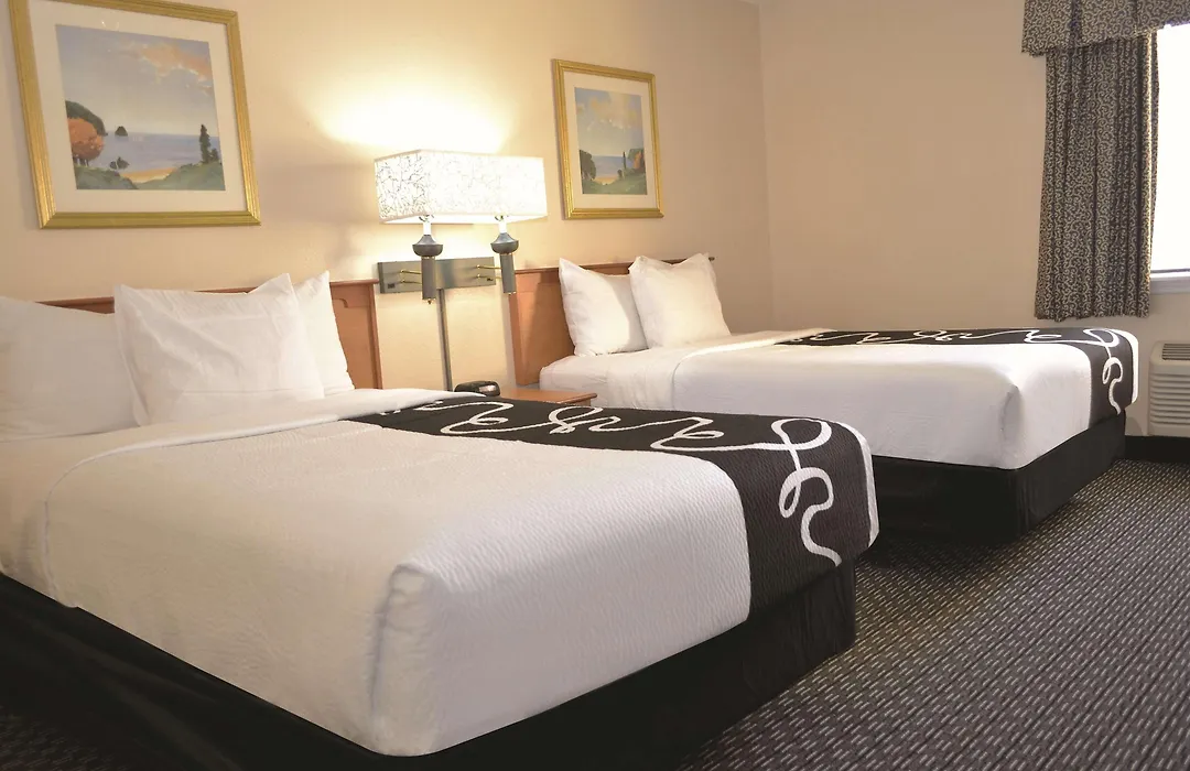La Quinta By Wyndham Tampa Fairgrounds - Casino-1