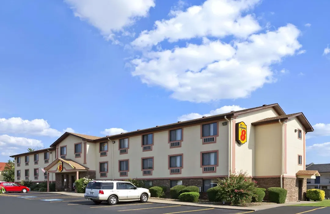 Super 8 By Wyndham Russellville-1