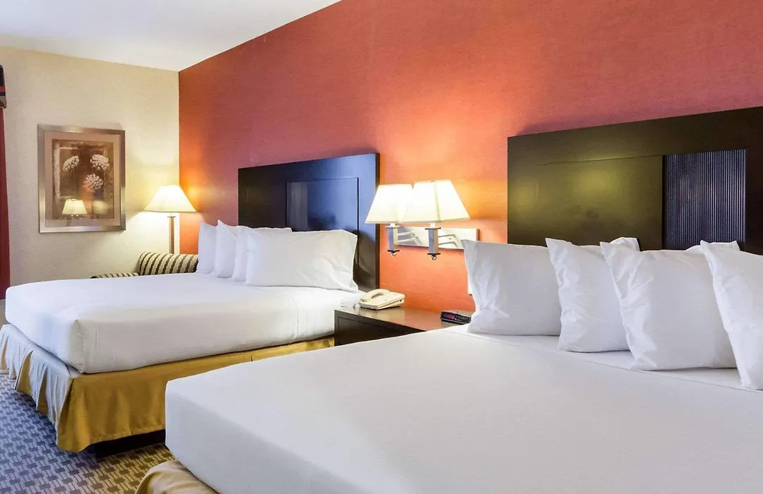 Quality Inn & Suites Oakwood Village - Cleveland South-1