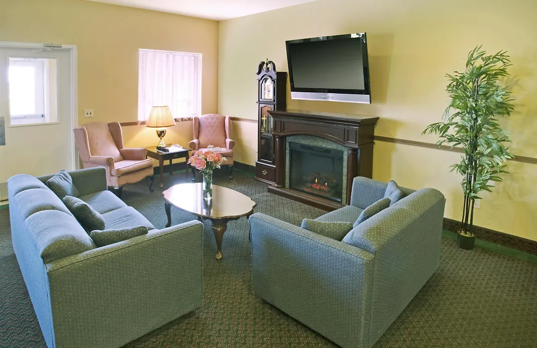 Americas Best Value Inn - Gaylord-1