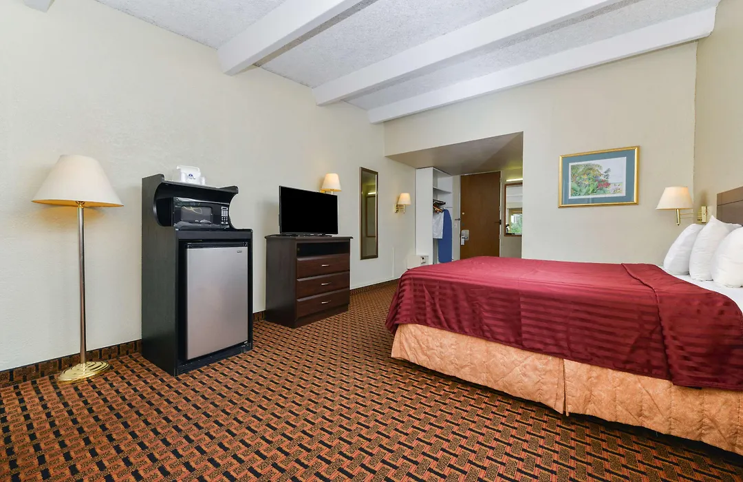 Americas Best Value Inn Sarasota-1