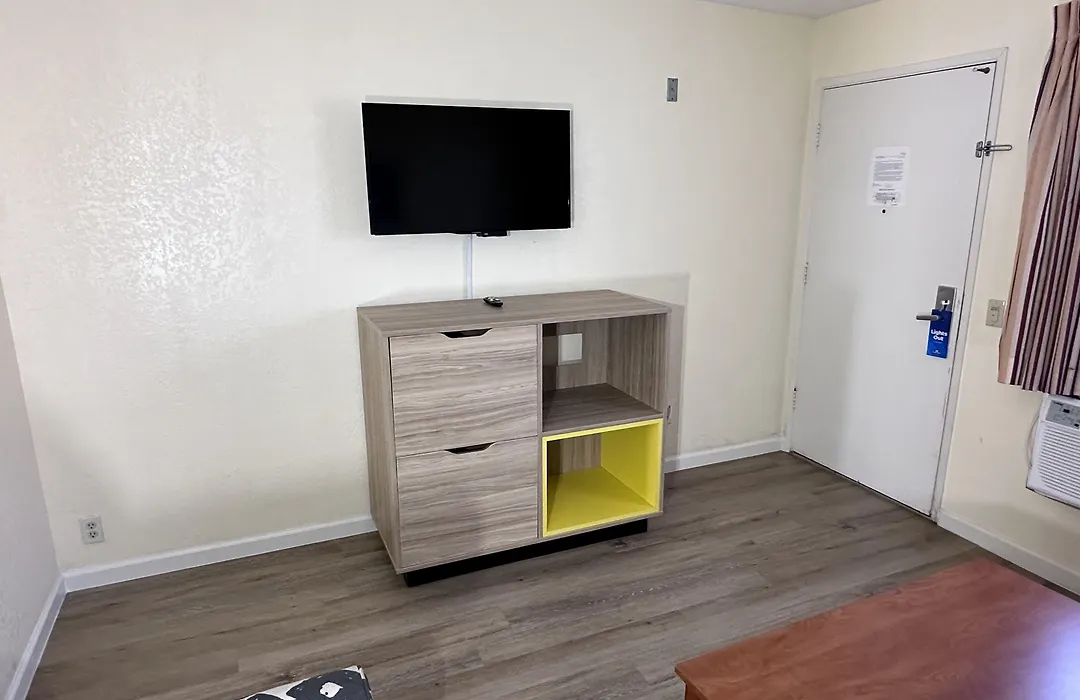 Days Inn By Wyndham San Marcos-1