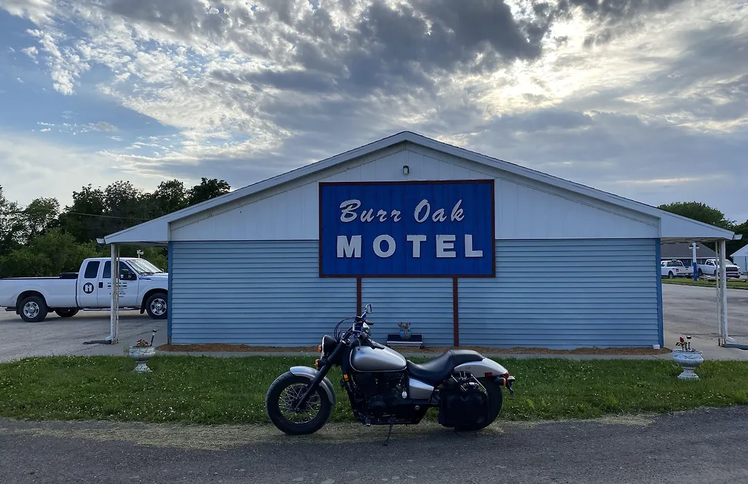 Burr Oak Motel-1