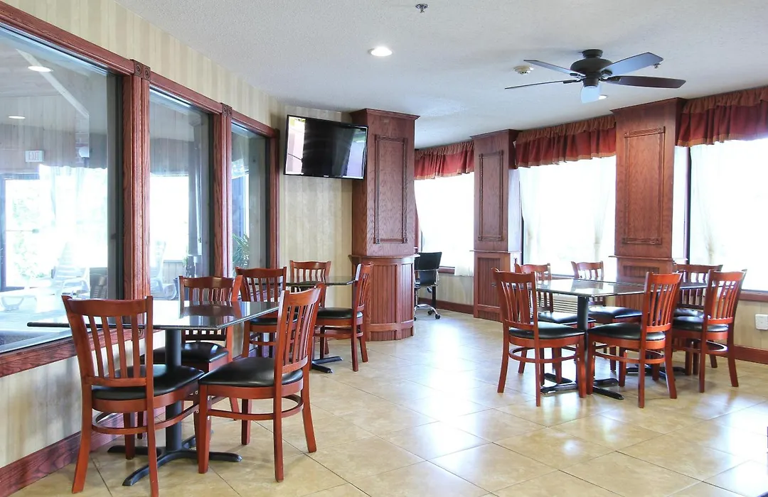 Baymont By Wyndham Muskegon-1