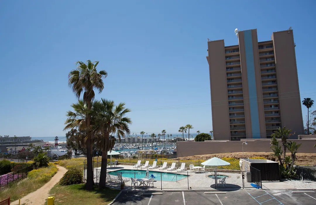 Days Inn By Wyndham Oceanside-1