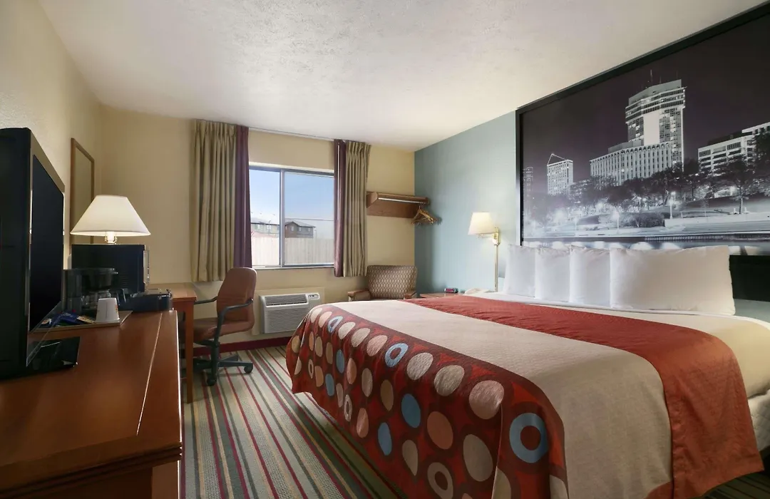 Super 8 By Wyndham Park City/North Wichita Area-1