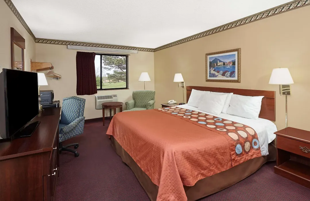 Super 8 By Wyndham Greenville-1