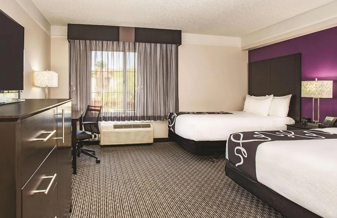 La Quinta By Wyndham Las Vegas Summerlin Tech-1