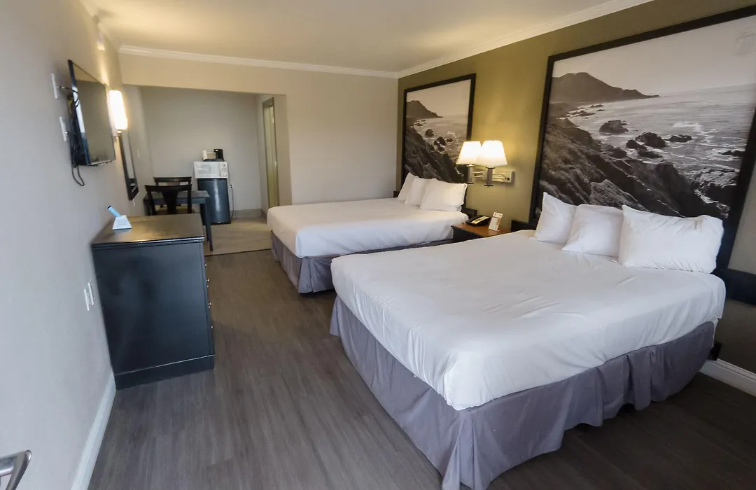 Super 8 By Wyndham Santa Cruz Beach-1
