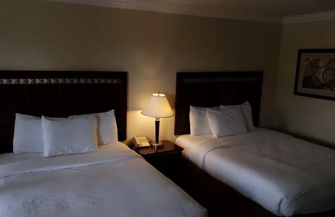 Oak Tree Inn-1
