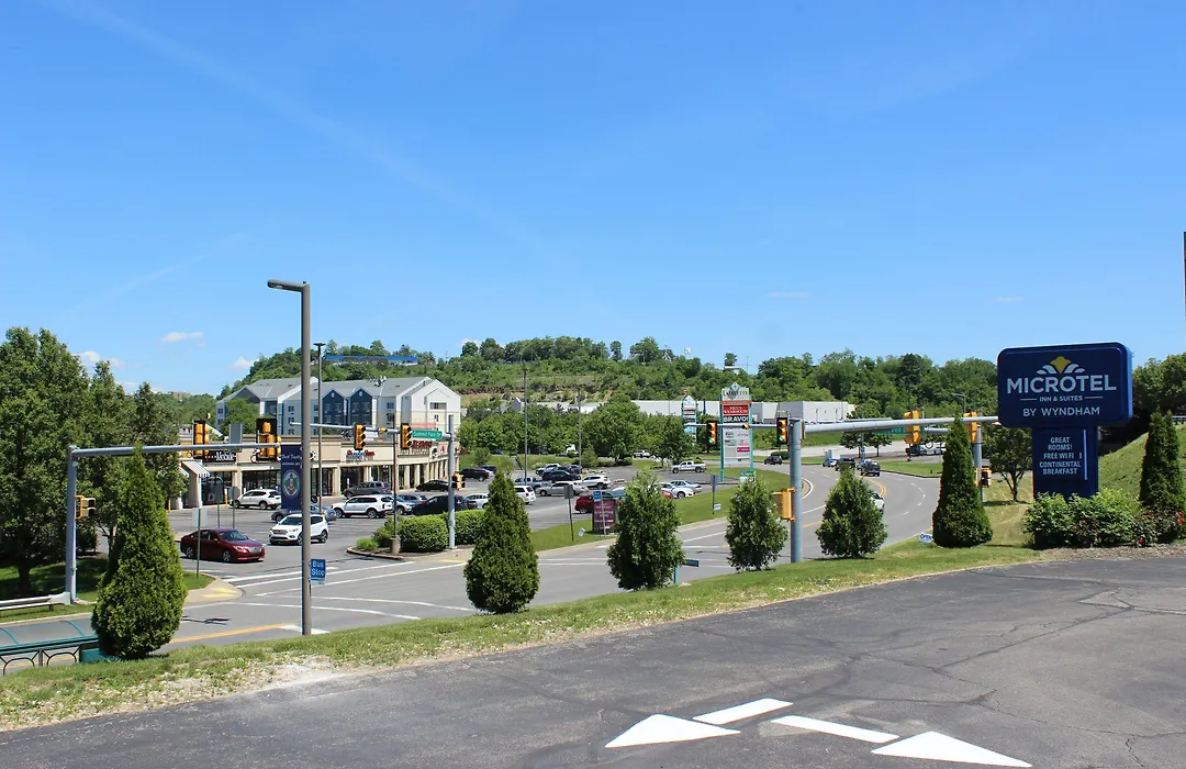 Microtel Inn & Suites By Wyndham Pittsburgh Airport-1